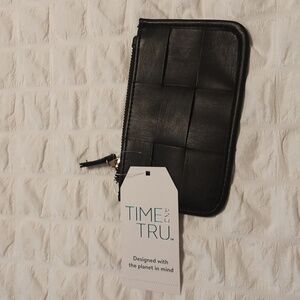 Time and tru women's wallet.